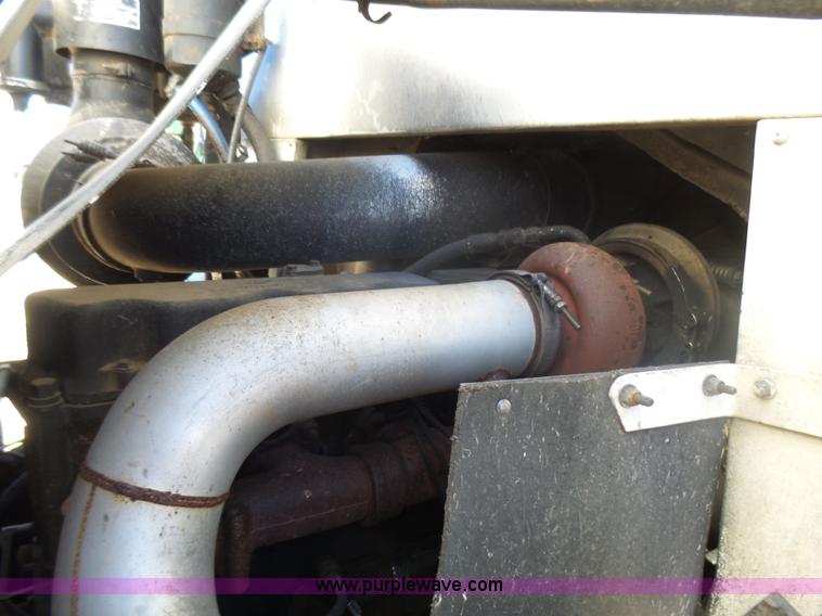 image for item L5406 1990 Mack MR690S grain/silage truck