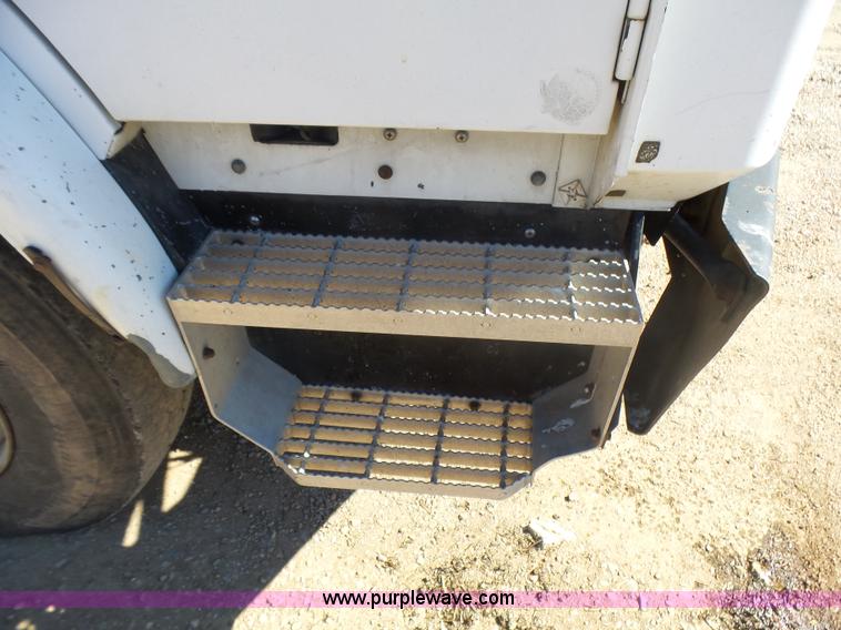 image for item L5406 1990 Mack MR690S grain/silage truck