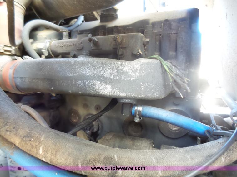 image for item L5406 1990 Mack MR690S grain/silage truck