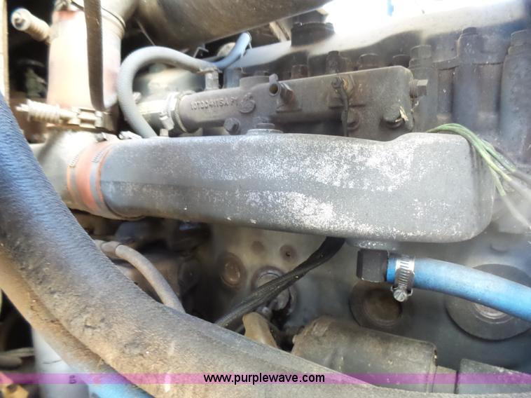 image for item L5406 1990 Mack MR690S grain/silage truck