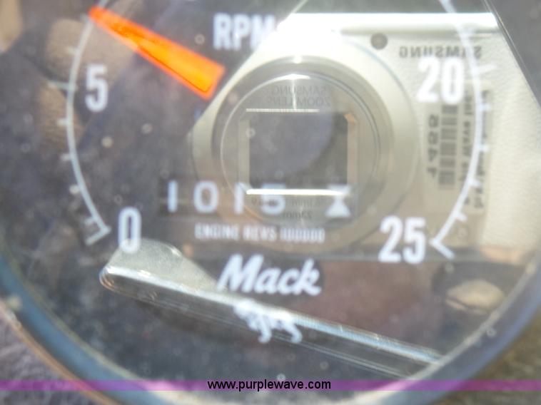 image for item L5406 1990 Mack MR690S grain/silage truck