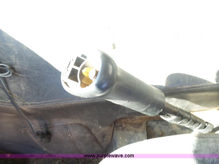 image for item L5406 1990 Mack MR690S grain/silage truck