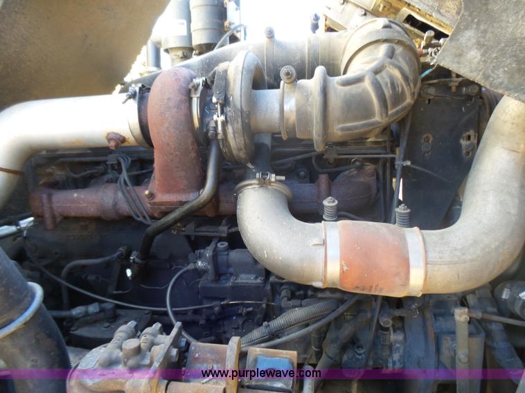 image for item L5406 1990 Mack MR690S grain/silage truck