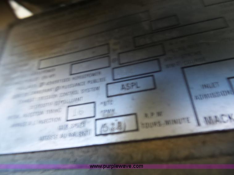 image for item L5406 1990 Mack MR690S grain/silage truck