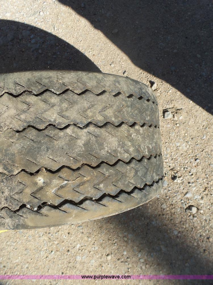 image for item L5407 John Deere pickup head