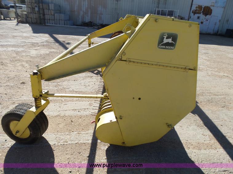 image for item L5407 John Deere pickup head
