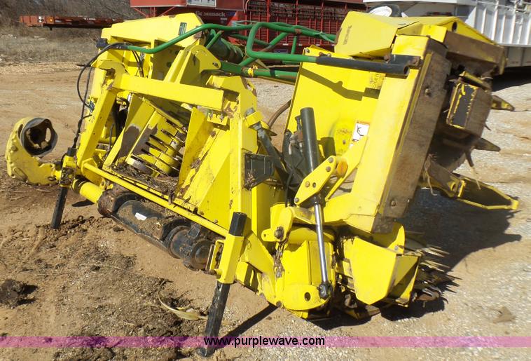 image for item L5408 2006 John Deere 686F rotary head