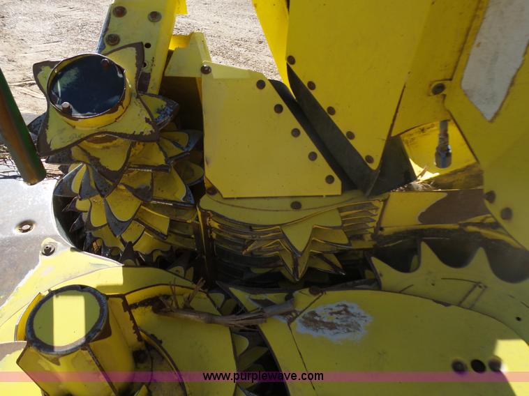 image for item L5408 2006 John Deere 686F rotary head