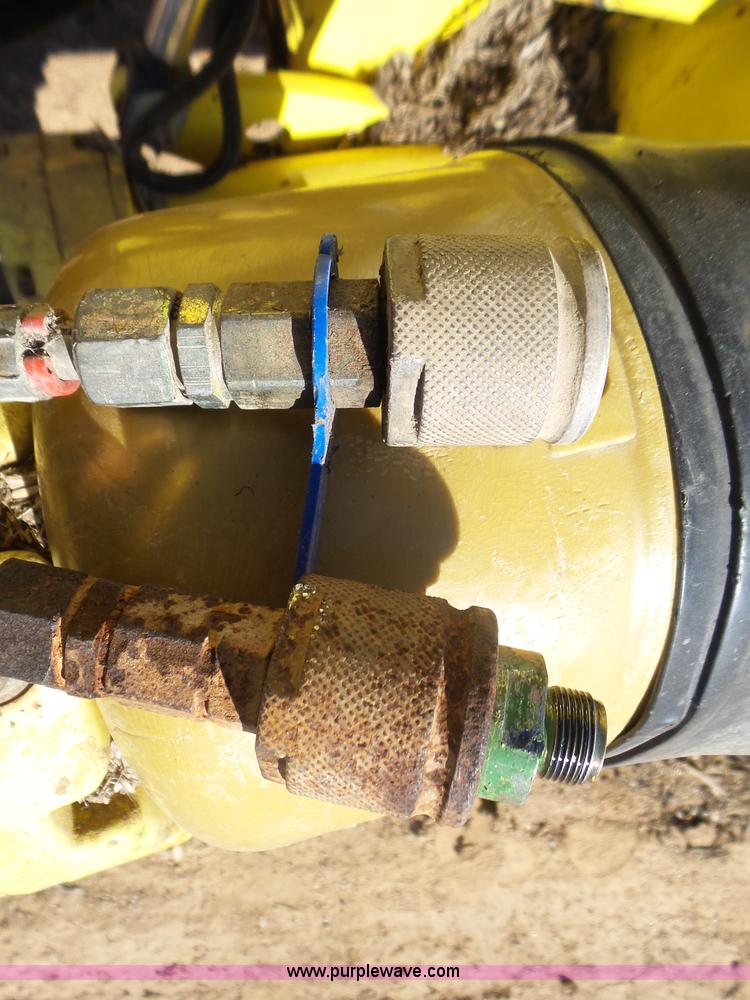 image for item L5408 2006 John Deere 686F rotary head