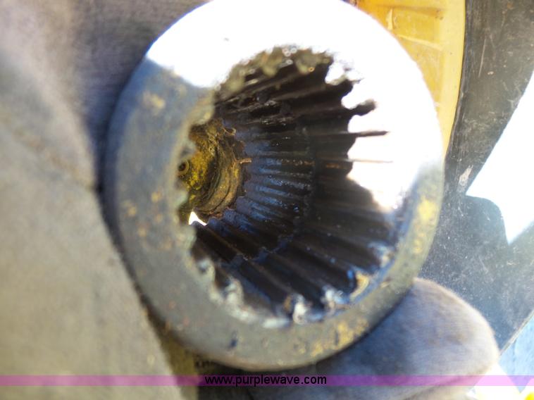 image for item L5408 2006 John Deere 686F rotary head