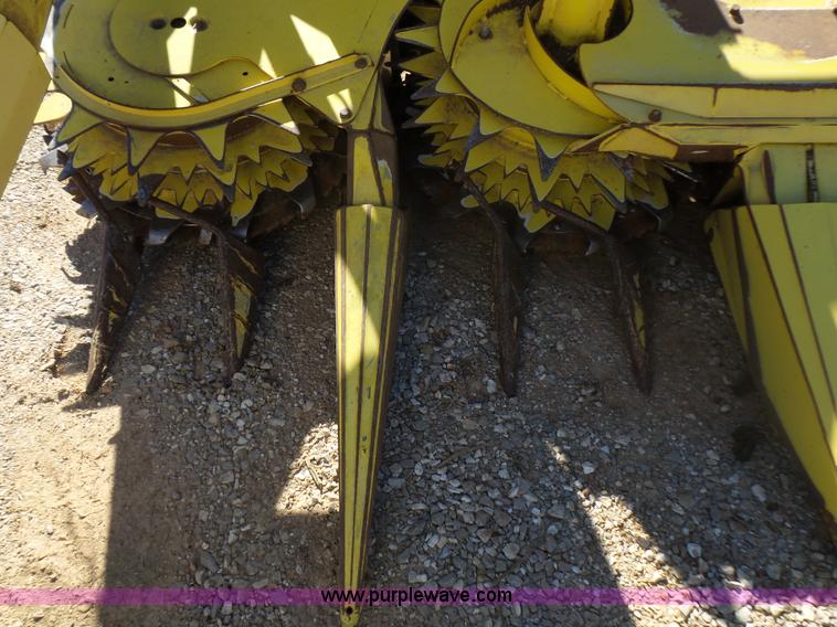 image for item L5408 2006 John Deere 686F rotary head