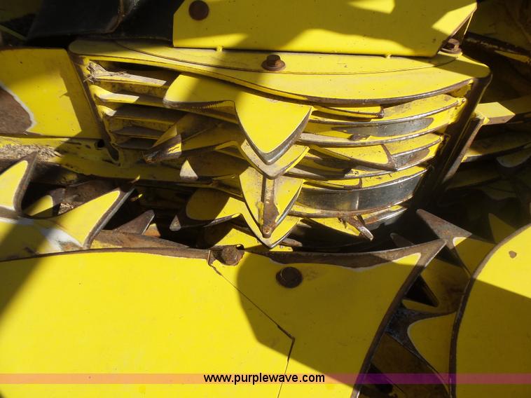 image for item L5408 2006 John Deere 686F rotary head