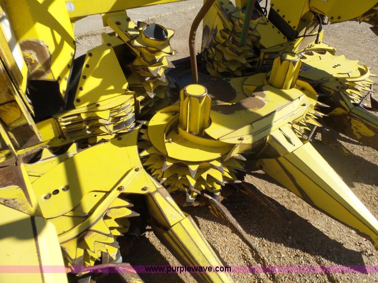 image for item L5408 2006 John Deere 686F rotary head