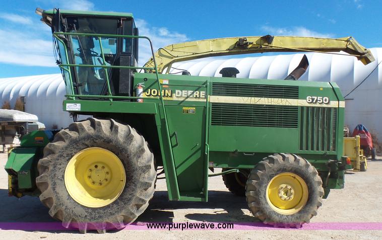 image for item L5409 1998 John Deere 6750 forage harvester