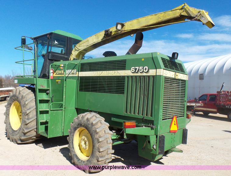 image for item L5409 1998 John Deere 6750 forage harvester