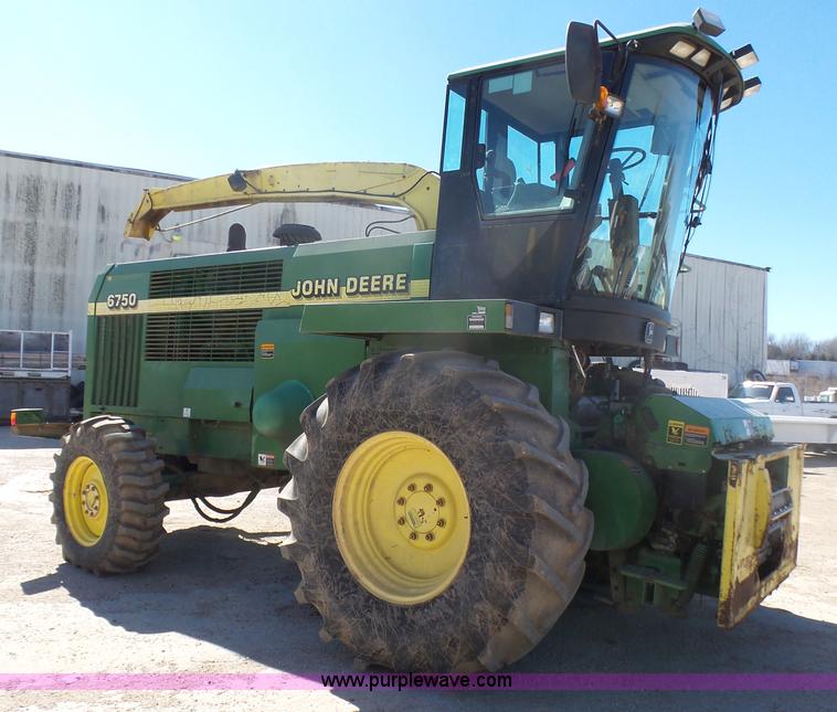 image for item L5409 1998 John Deere 6750 forage harvester