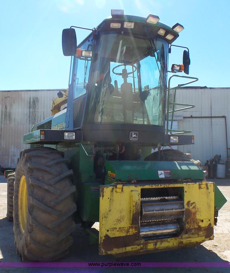 image for item L5409 1998 John Deere 6750 forage harvester