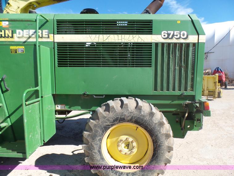 image for item L5409 1998 John Deere 6750 forage harvester