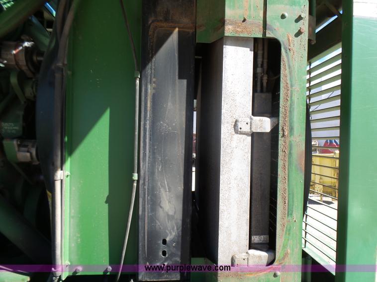 image for item L5409 1998 John Deere 6750 forage harvester