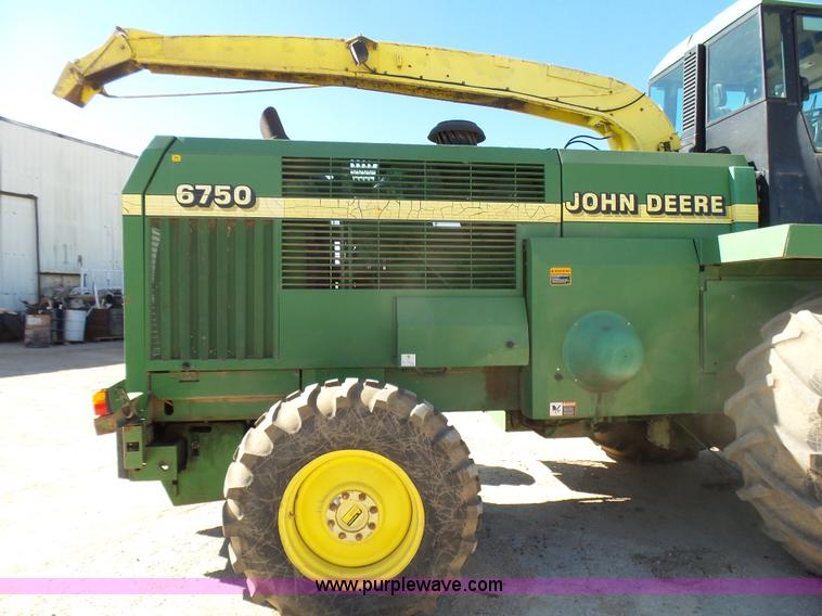 image for item L5409 1998 John Deere 6750 forage harvester