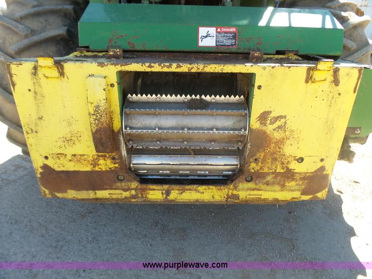 image for item L5409 1998 John Deere 6750 forage harvester