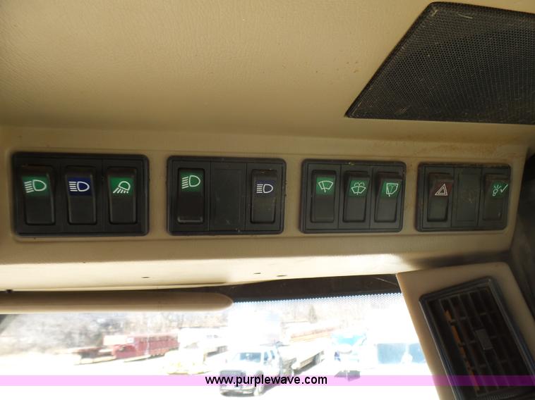 image for item L5409 1998 John Deere 6750 forage harvester