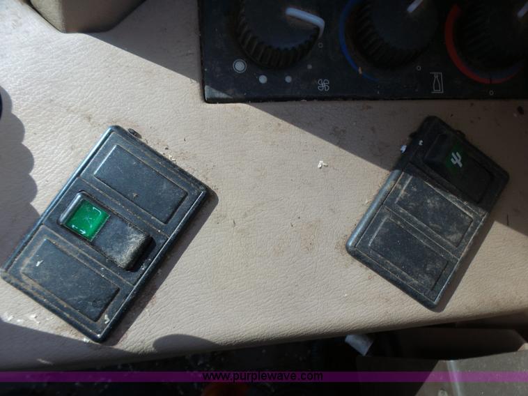 image for item L5409 1998 John Deere 6750 forage harvester