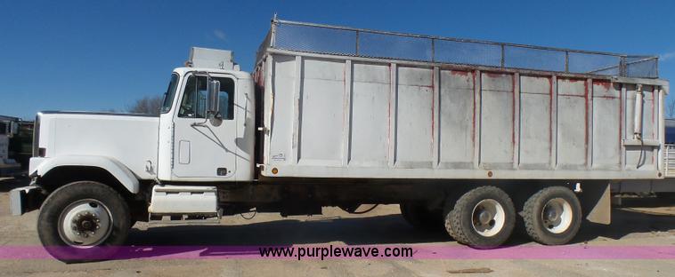image for item L5410 1979 GMC General grain/silage truck