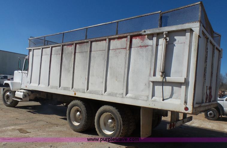 image for item L5410 1979 GMC General grain/silage truck