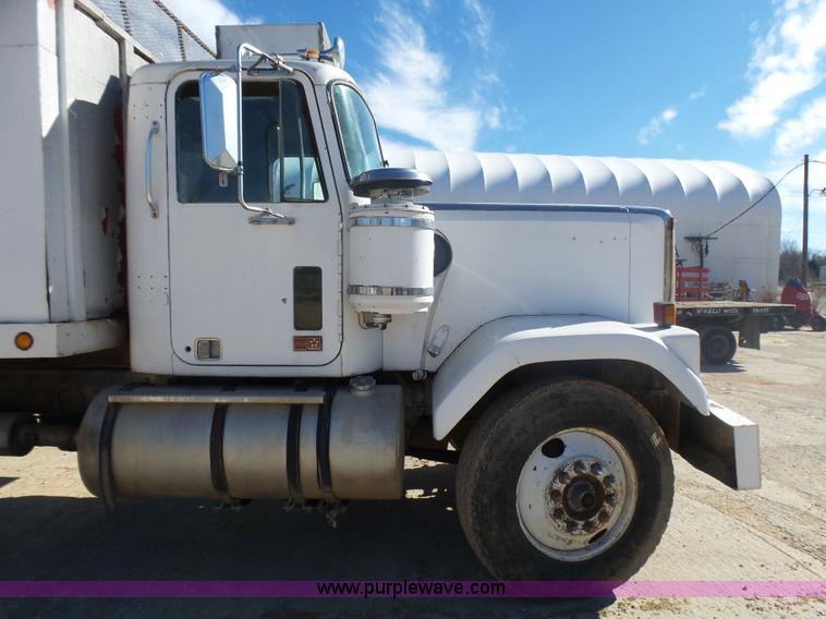 image for item L5410 1979 GMC General grain/silage truck