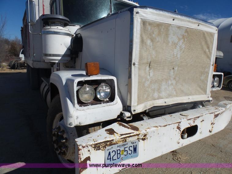 image for item L5410 1979 GMC General grain/silage truck