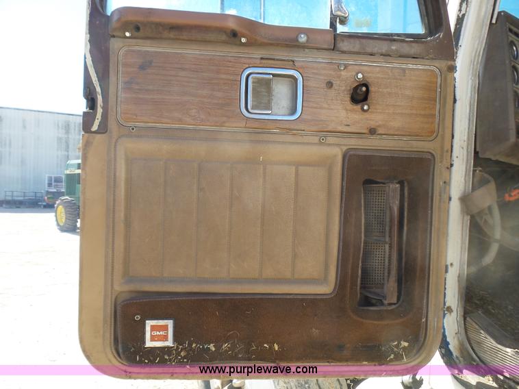 image for item L5410 1979 GMC General grain/silage truck