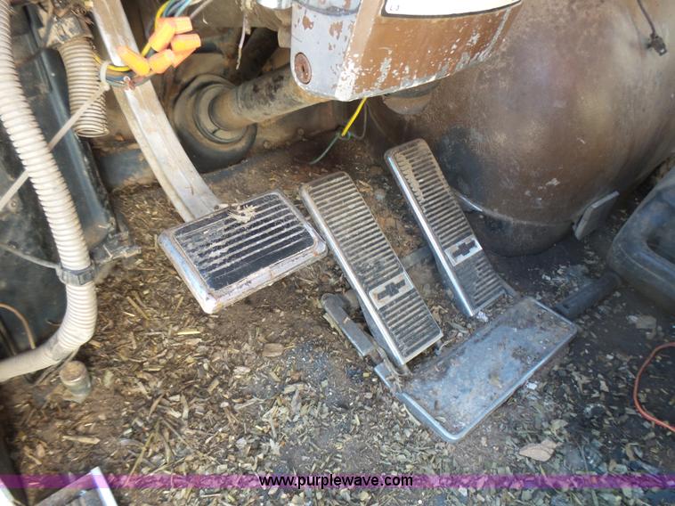 image for item L5410 1979 GMC General grain/silage truck