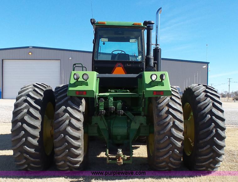 image for item L6145 1993 John Deere 8770 4WD tractor