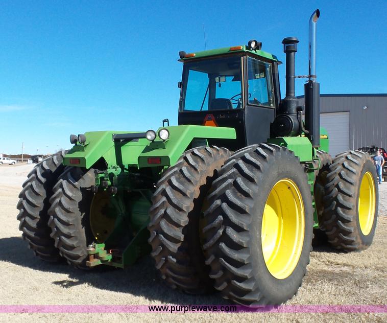 image for item L6145 1993 John Deere 8770 4WD tractor