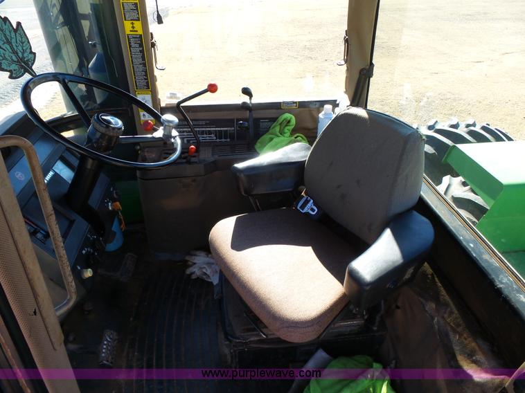 image for item L6145 1993 John Deere 8770 4WD tractor