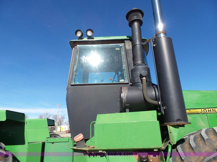 image for item L6145 1993 John Deere 8770 4WD tractor