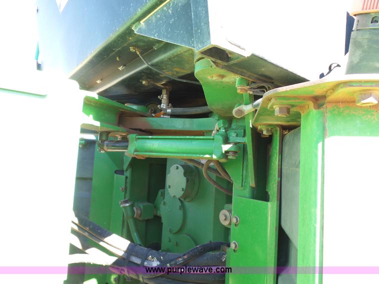 image for item L6145 1993 John Deere 8770 4WD tractor