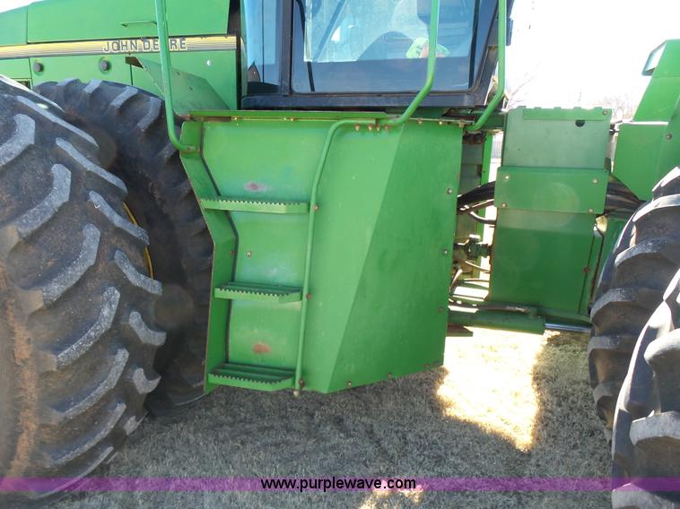 image for item L6145 1993 John Deere 8770 4WD tractor
