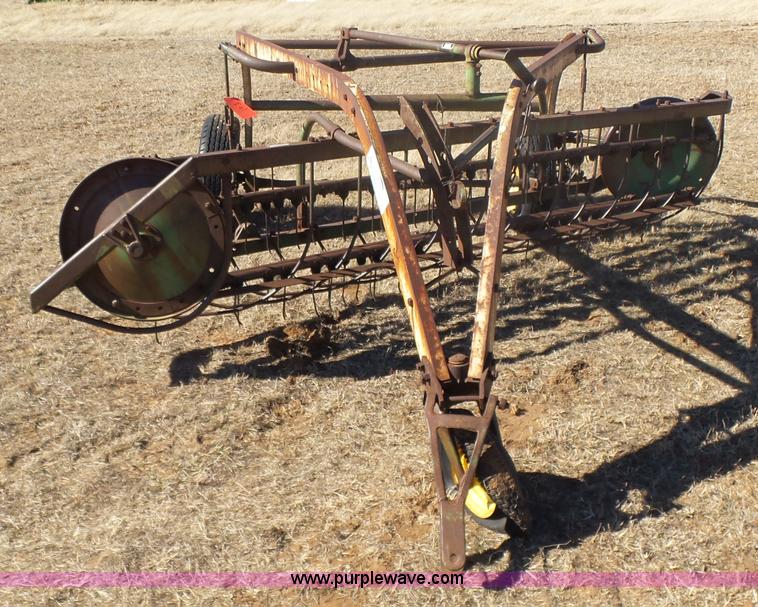 image for item L6183 John Deere 896A hay rake