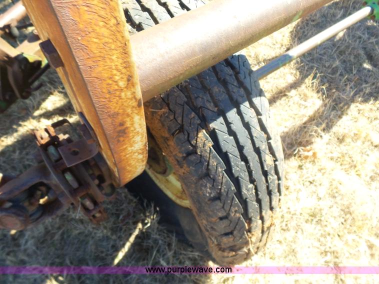 image for item L6183 John Deere 896A hay rake