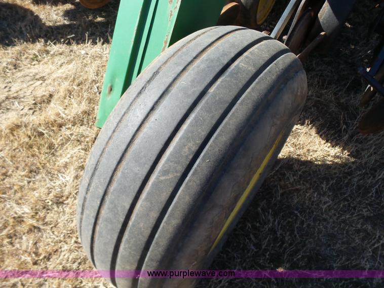 image for item L6187 John Deere 750 grain drill