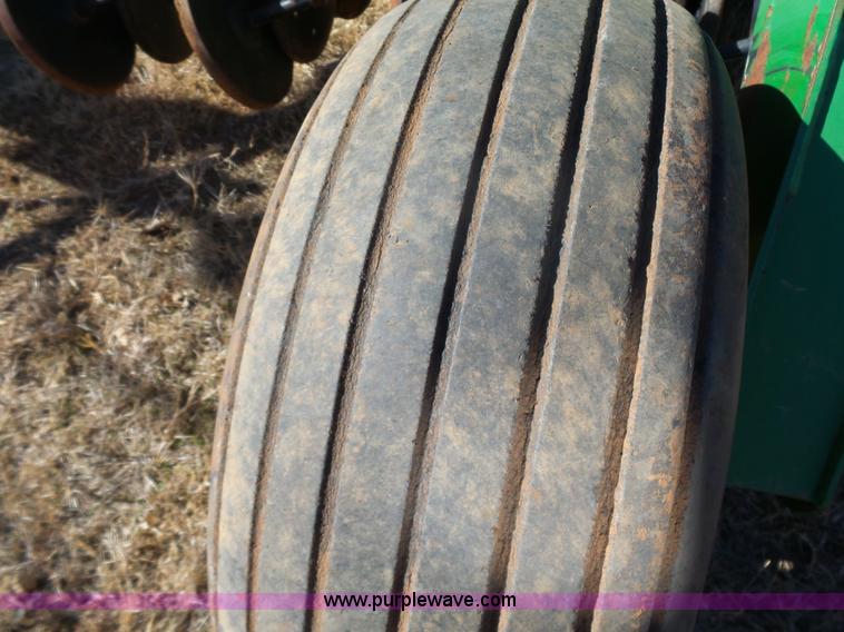 image for item L6187 John Deere 750 grain drill