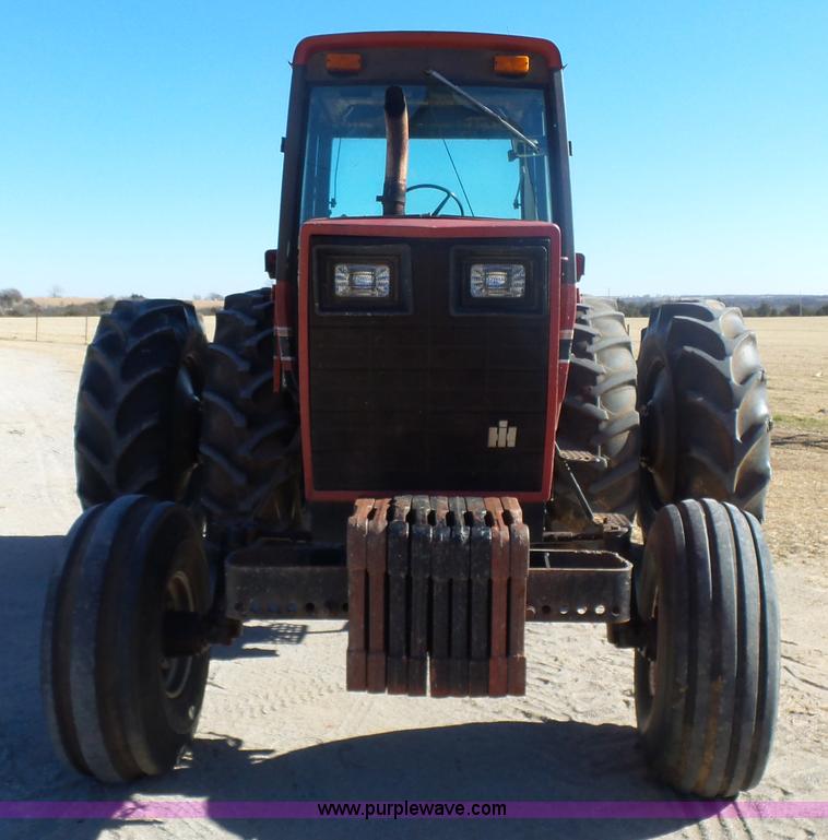 image for item L6191 1984 International 5488 tractor