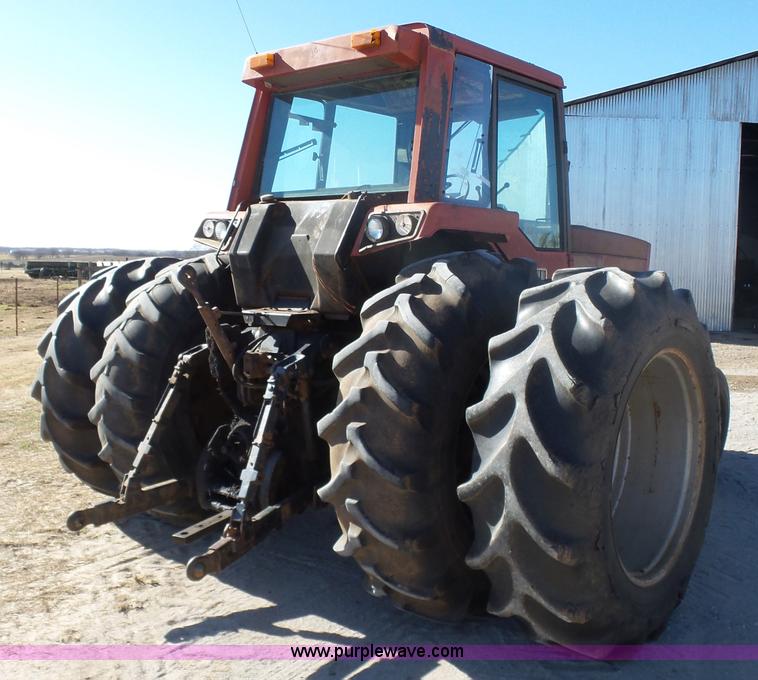 image for item L6191 1984 International 5488 tractor