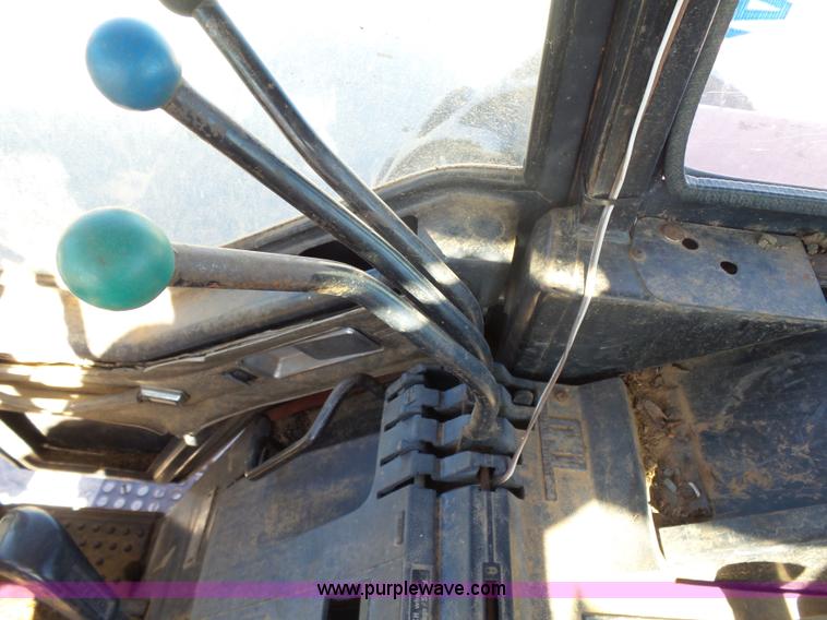 image for item L6191 1984 International 5488 tractor