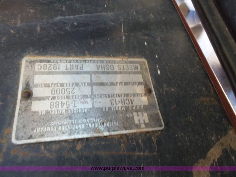 image for item L6191 1984 International 5488 tractor