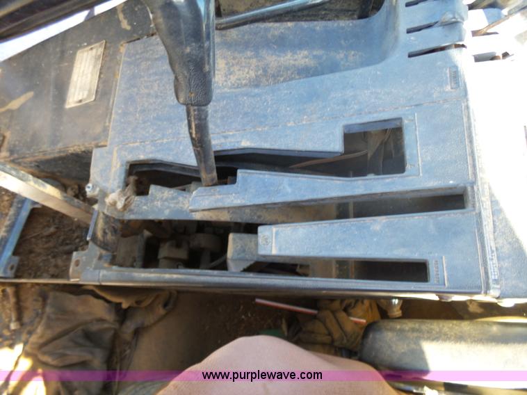 image for item L6191 1984 International 5488 tractor