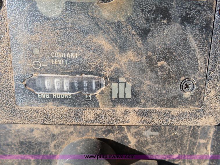 image for item L6191 1984 International 5488 tractor