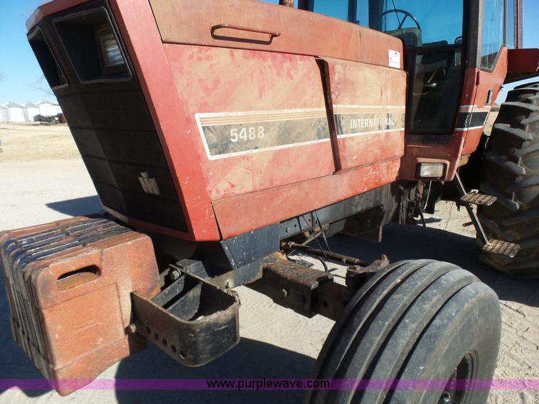 image for item L6191 1984 International 5488 tractor